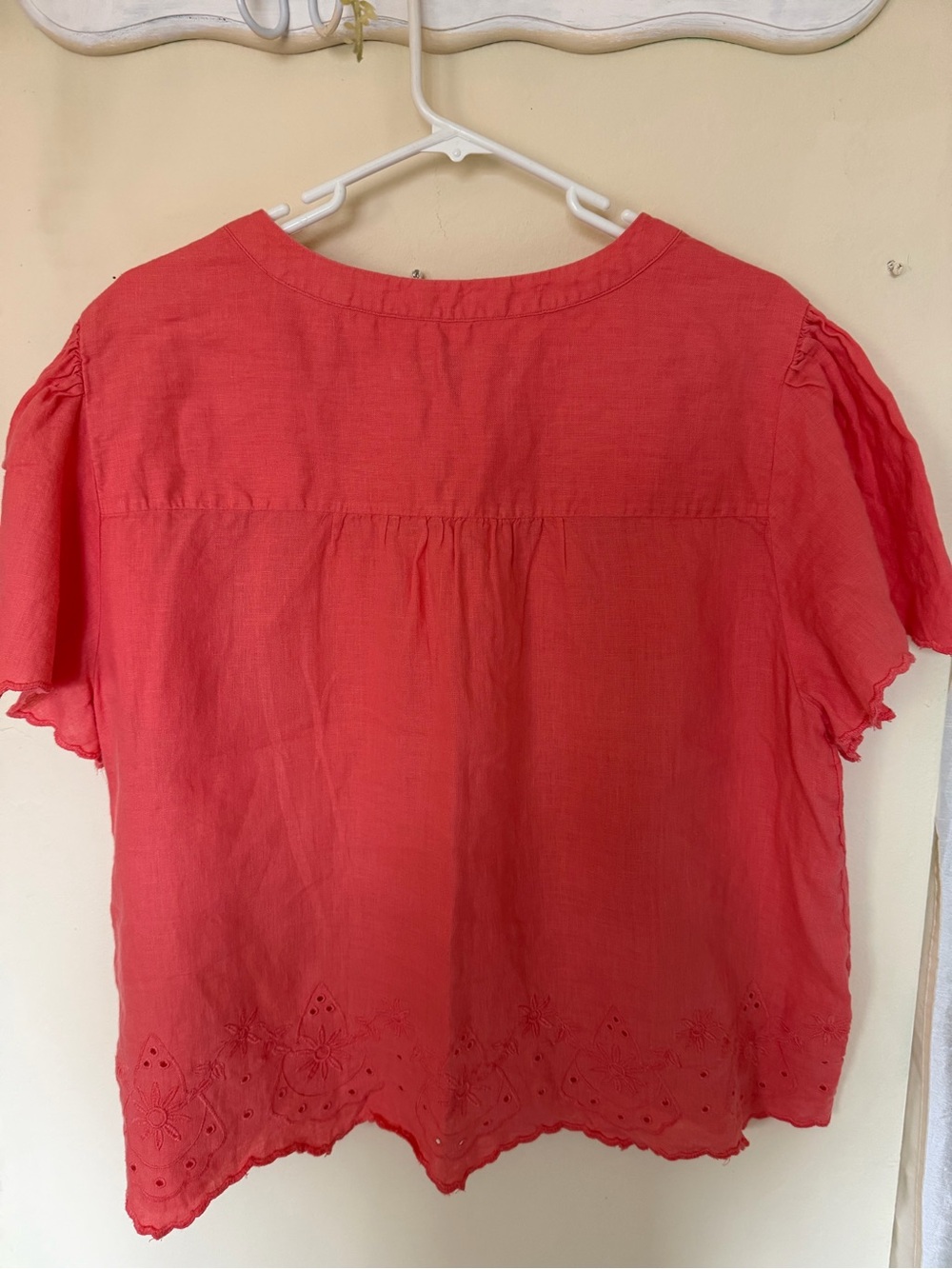 Chico's 100% Linen Coral Embroidered Hem With Flutter-Sleeve Blouse - Picture 7 of 11